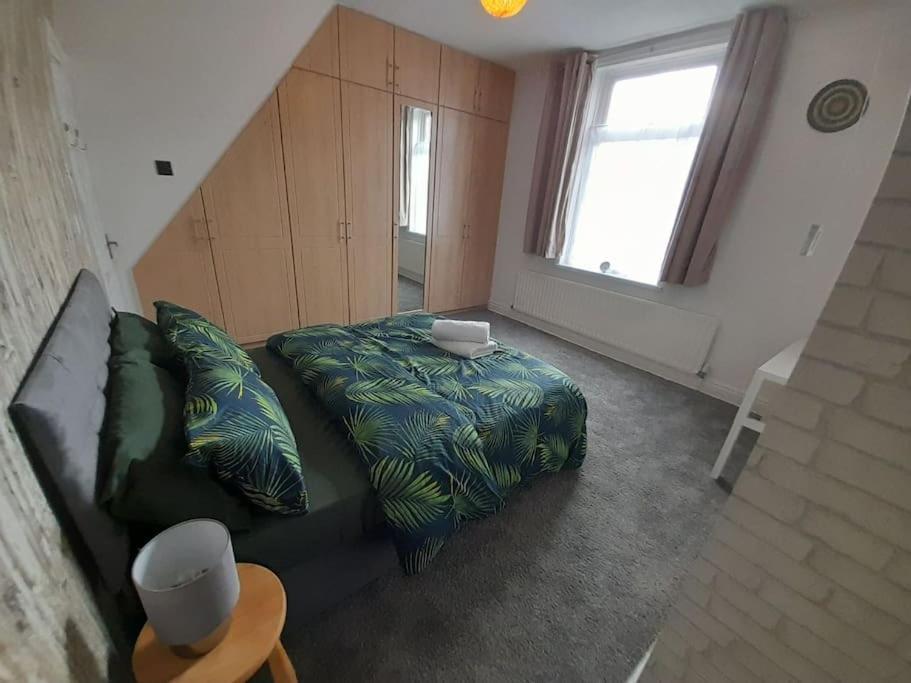 Fabulous Holiday Home - Sleeps 6 비숍오클랜드 외부 사진