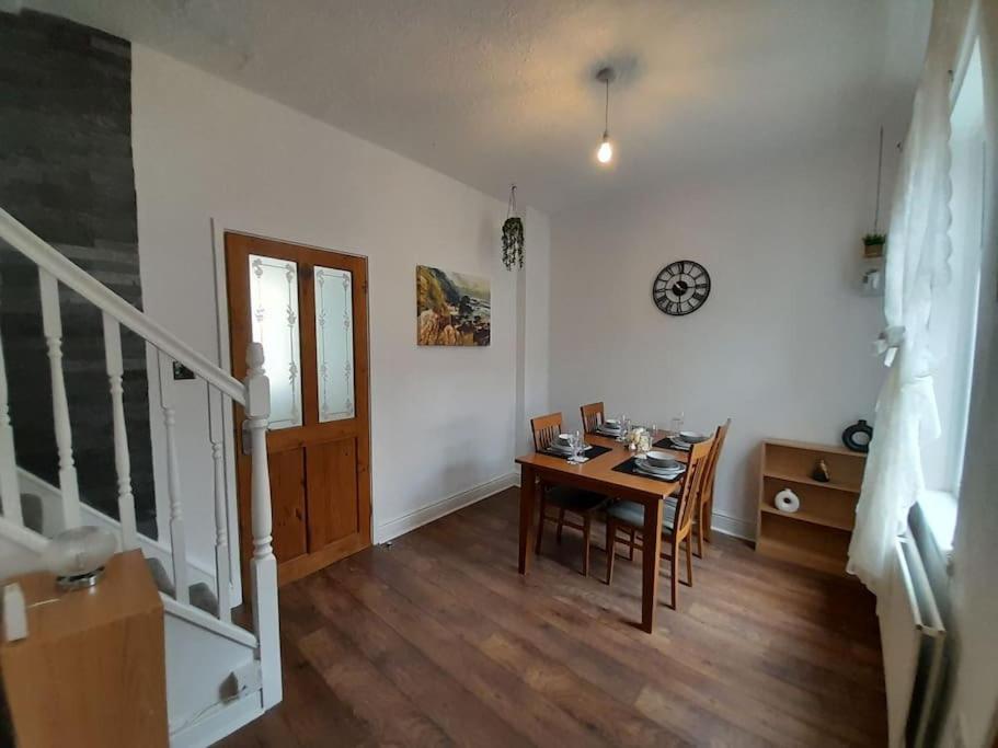 Fabulous Holiday Home - Sleeps 6 비숍오클랜드 외부 사진